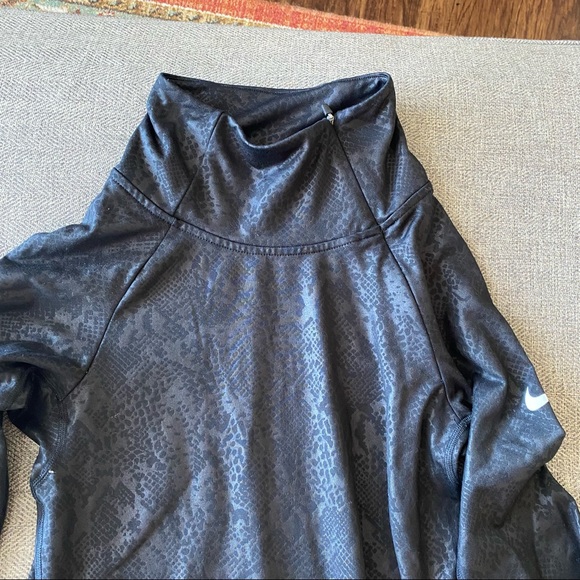 Nike Dri Fit Half Zip Fleece Lined Jacket - Picture 2 of 6